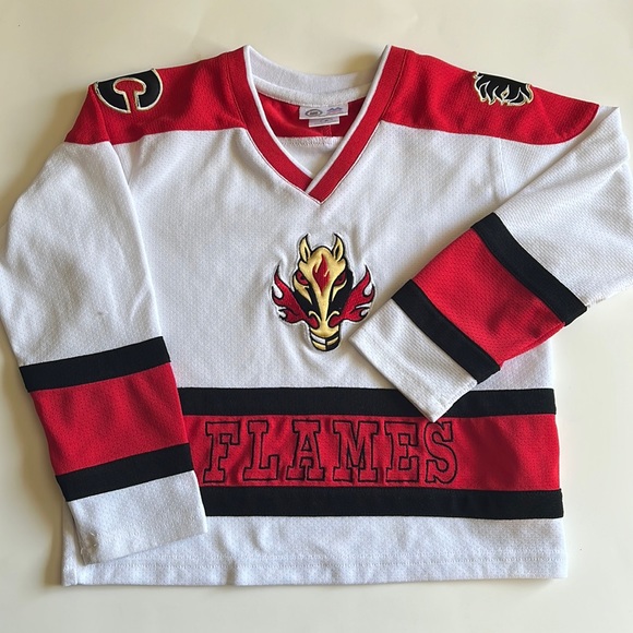 Vintage Calgary Flames Jersey / Kids Size 6 - Picture 3 of 9